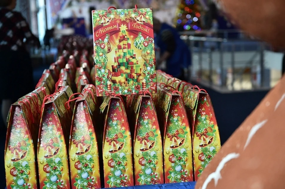 Свыше 145 тысяч детей из малообеспеченных и состоящих на учете семей получат новогодние подарки в Краснодарском крае Фото: admkrai.krasnodar.ru