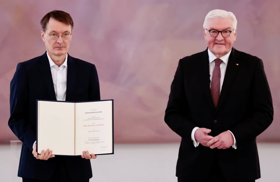 Сенатор Цеков назвал маловероятным визит нового канцлера ФРГ Шольца в Крым