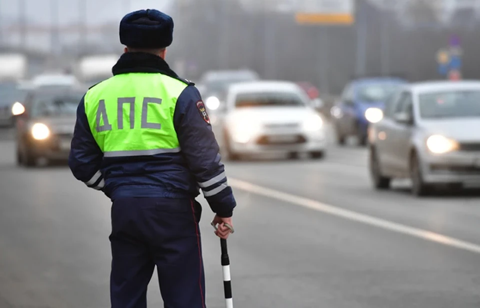 «Требовал 100 тысяч с администрации за снежные завалы на дорогах»: Инспектора ДПС в Нижнем Новгороде подозревают во взяточничестве.