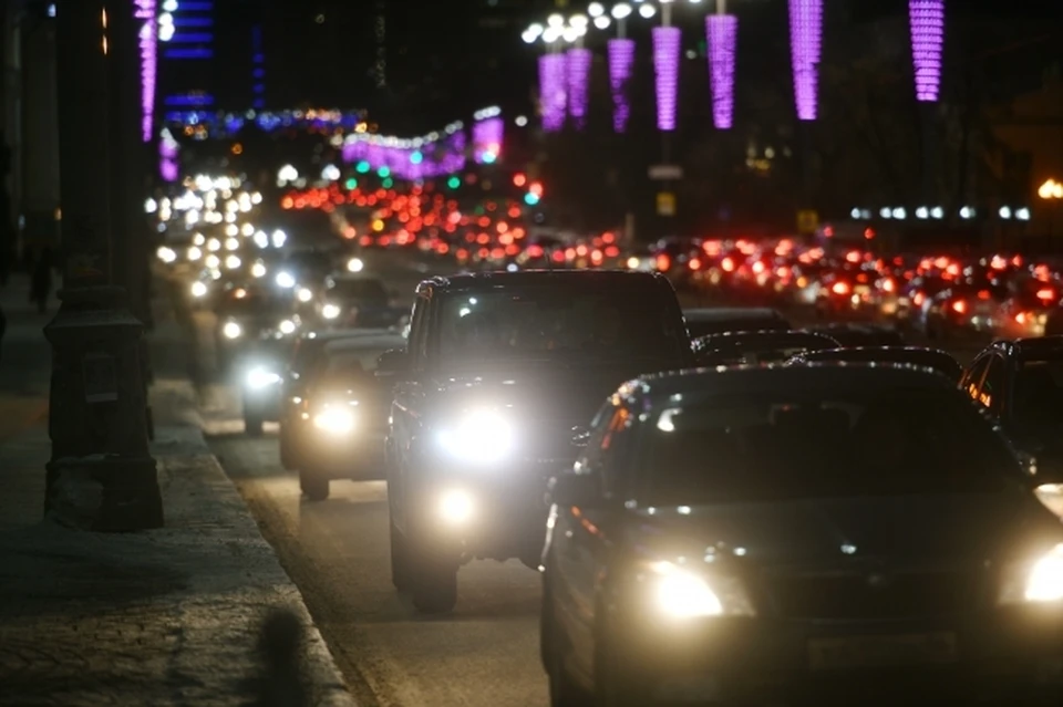 На время 18.30, скорость движения машин и других транспортов на отдельных участках дорог не превышала 5-7 км/ч.