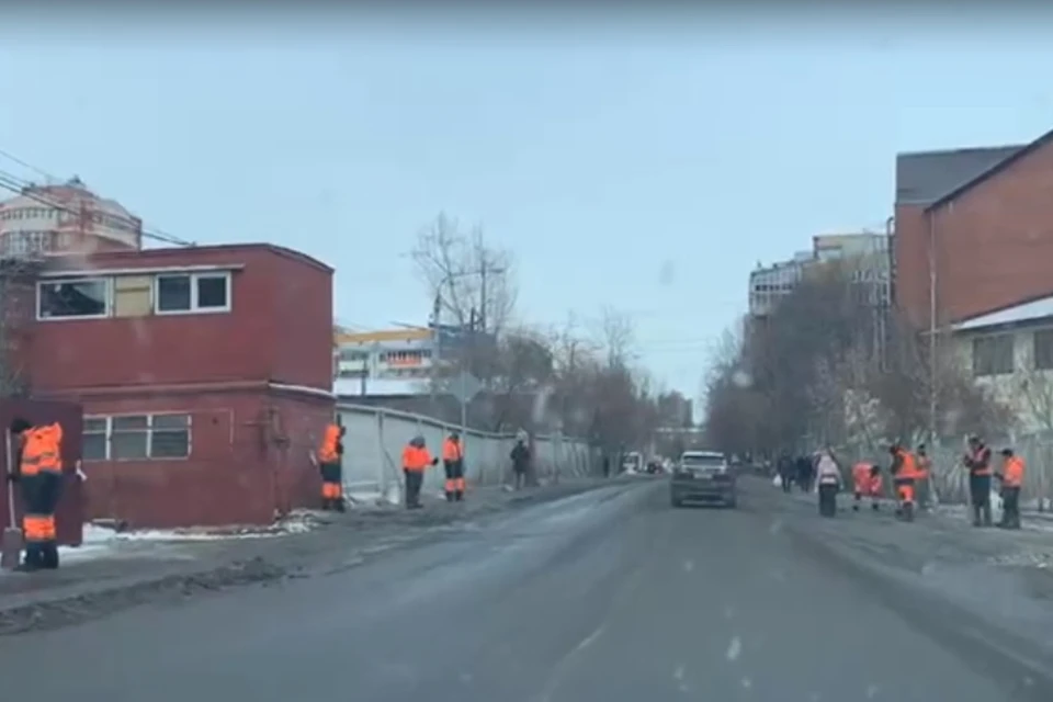 В пяти домах по улице Байкальская в Иркутске дали воду после устранения коммунальной аварии. Фото: администрация Иркутска.