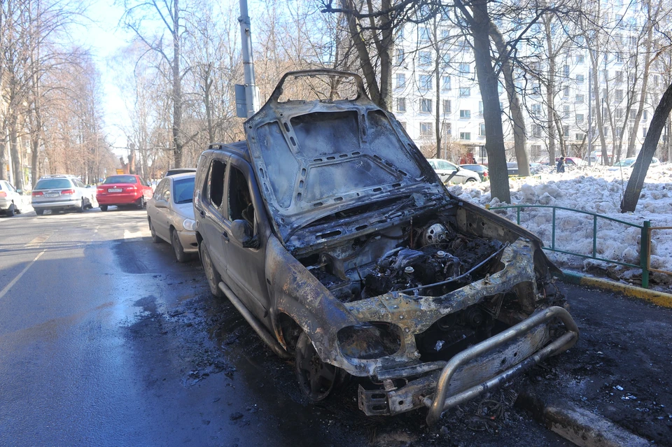 В Находке мужчина подозревается в поджогах машин