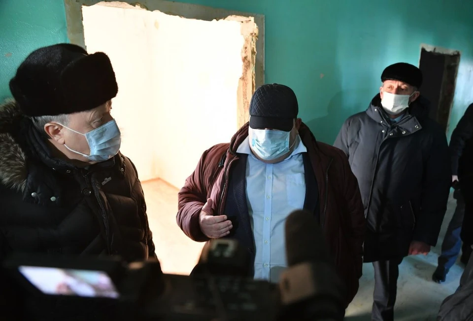 Валерий Радаев в Красноармейске раскритиковал организаторов ремонта поликлиники