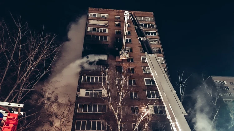 Очевидцы о пожаре на улице Наговицына в Ижевске: «Без кислородной маски невозможно было бы выйти»