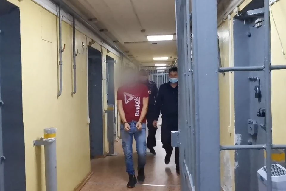Четырех ангарчан осудят за кражу майнингового оборудования на полмиллиона рублей