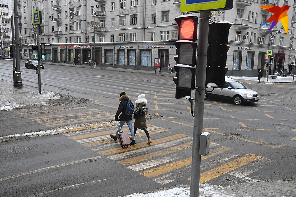 Возле установленная. Перекресток дорога. Перекресток в России. Автогородок Мурманск Верхнеростинское шоссе.