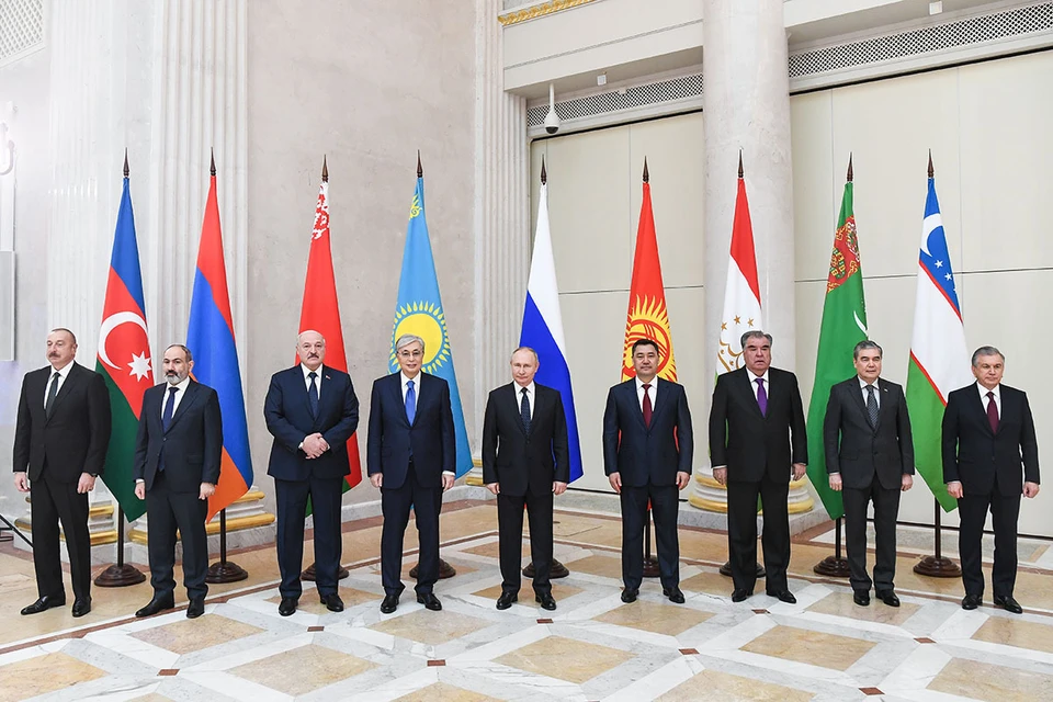 Владимир Путин собрал лидеров стран СНГ на традиционный неформальный саммит. Фото: Евгений Биятов/POOL/ТАСС