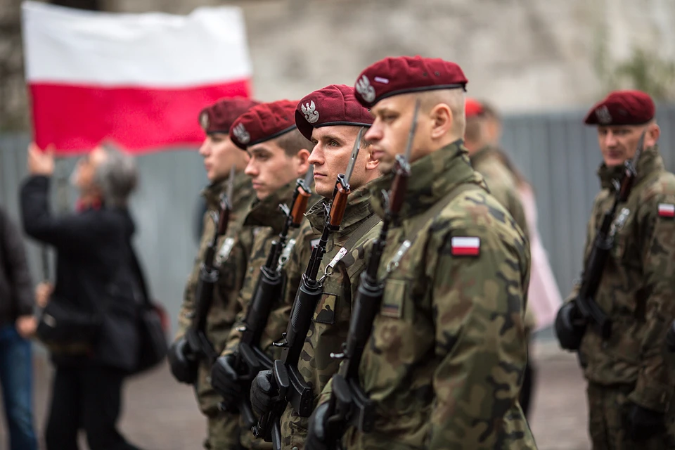Учитывая несоизмеримость потенциалов армий, нет ни одного сценария, где бы Польша могла обрести победу в войне с Россией