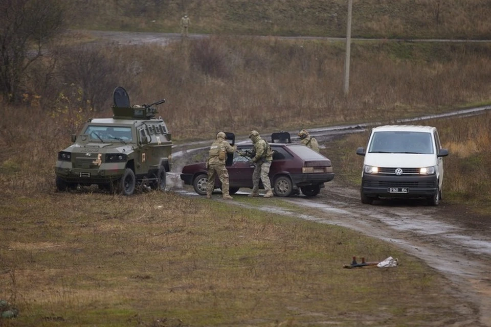 Украинские военные творят беспредел на занятой территории Донбасса. Фото: ОПУ