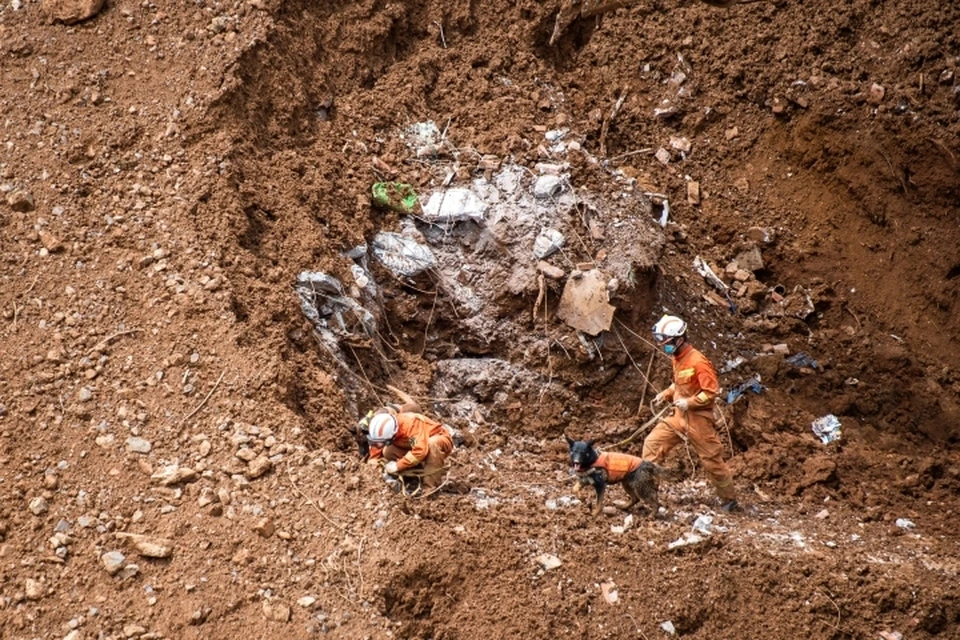 В поисково-спасательных работах задействованы около 720 человек