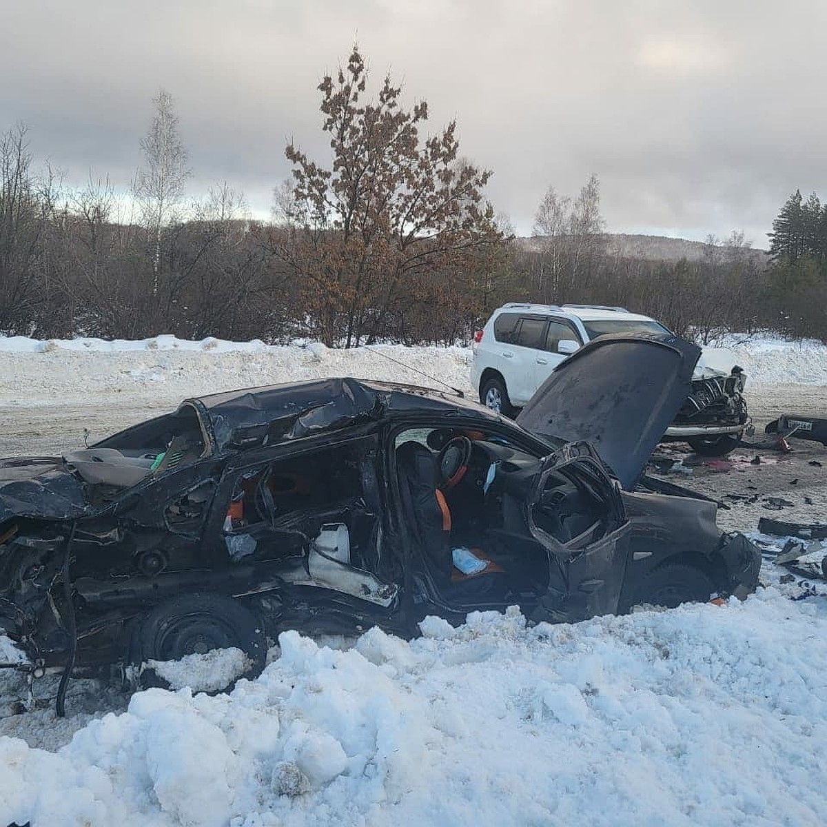 Под Вольском две женщины погибли в ДТП с Land Cruiser Prado - KP.RU