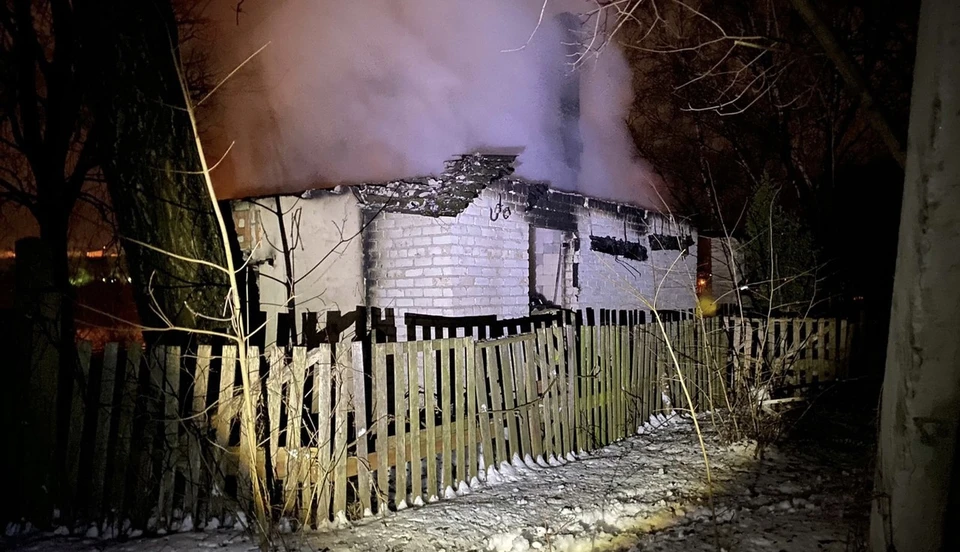 В Смоленске человек погиб в пожаре в частном доме. Фото: пресс-служба ГУ МЧС по Смоленской области.