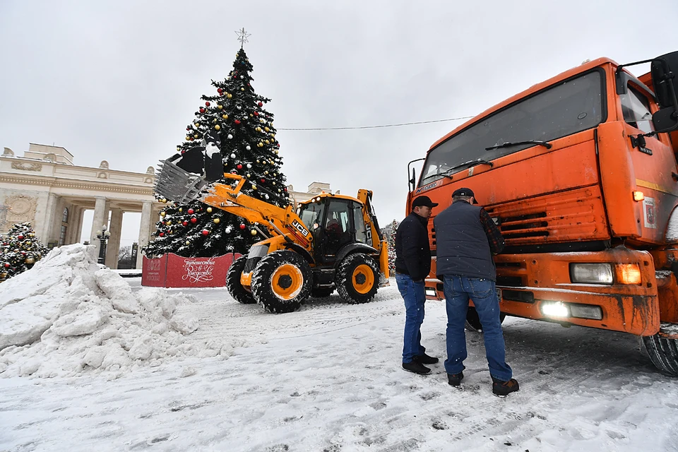 К 10 января высота сугробов в разных районах столицы - от 32 до 42 сантиметров