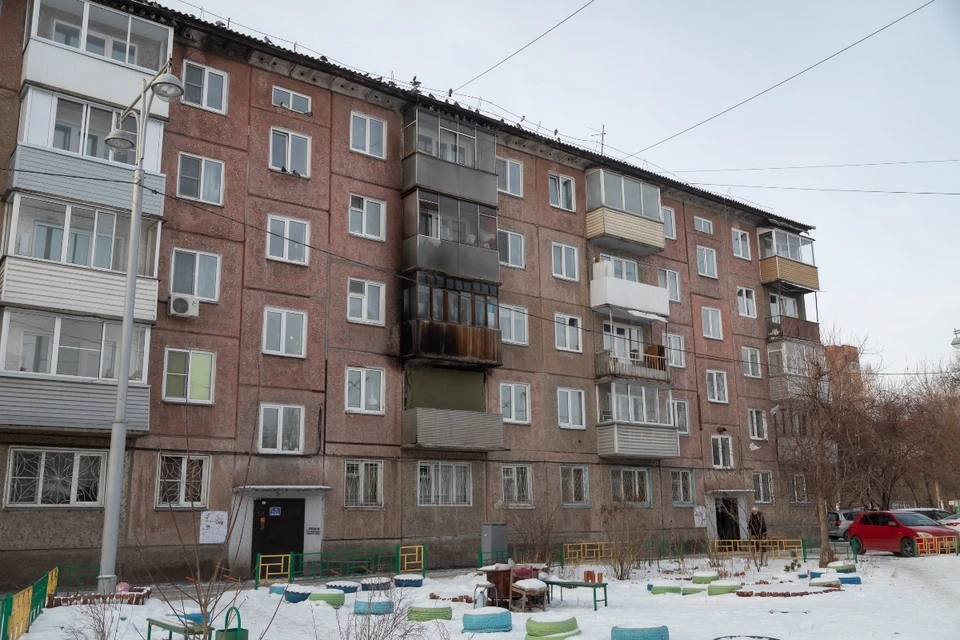 Сумма ущерба от пожара из-за фейерверка в квартире на Тельмана составила 350 тысяч рублей