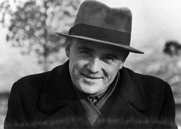 «Запомни – это Королев»: почему великий конструктор считал свою шляпу счастливой и как его не пустили встречать Гагарина