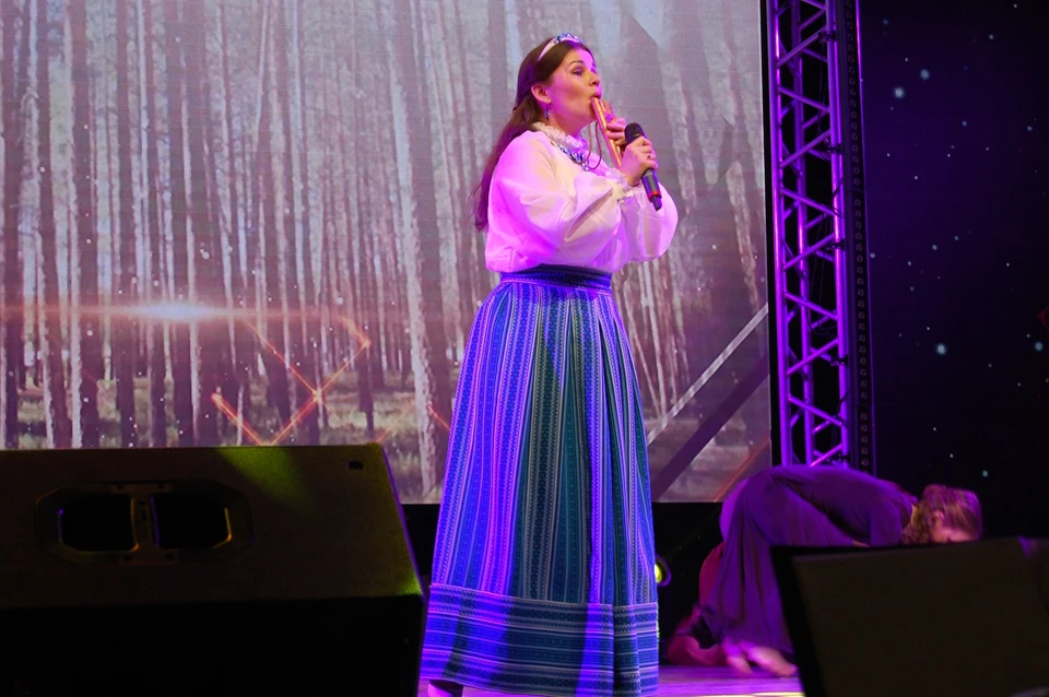 Валентина Лебедева исполнила песню «Чужан му». Фото: минкульт Коми.