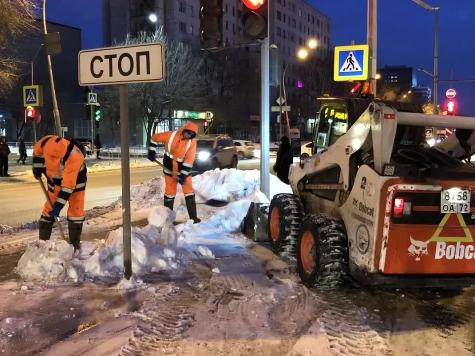 В Тюмени готовятся к снегопаду: прирост снега может достичь семи сантиметров.