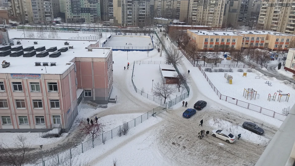 Школьников Челябинска внезапно отпустили домой