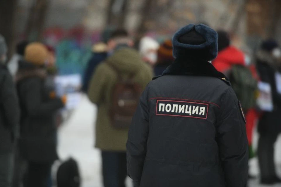 В Тутаеве с городской площади украли чугунный забор
