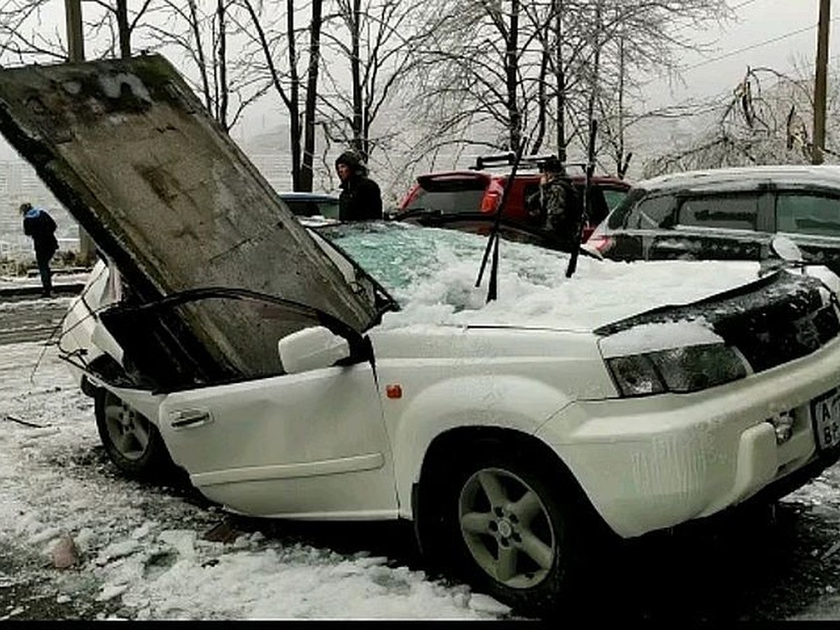 Дело о раздавленной плитой машине во Владивостоке наконец-то сдвинется с  мертвой точки - KP.RU