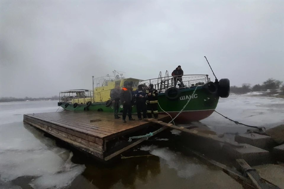 Пожарные в Ростовской области спасли провалившихся под лед рыбаков. Фото: ГУ МЧС