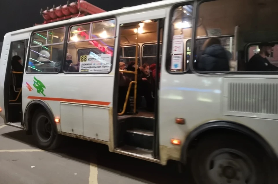 С начала февраля этого года доля безналичных оплат выросла почти до 85%