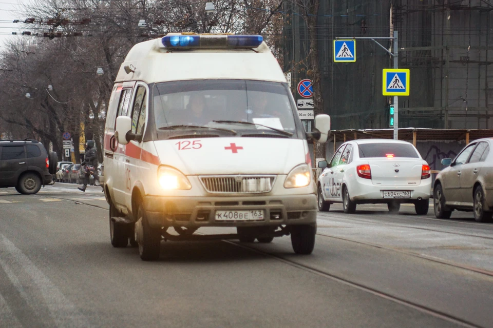 Женщину доставили в больницу на скорой помощи
