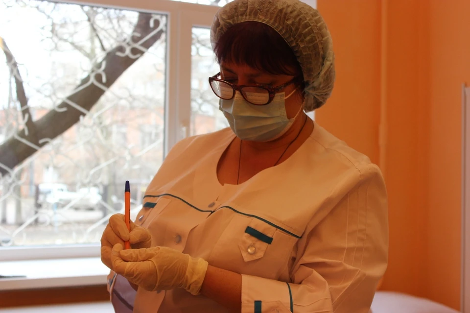 Лечение продолжают 2349 жителей ЛНР