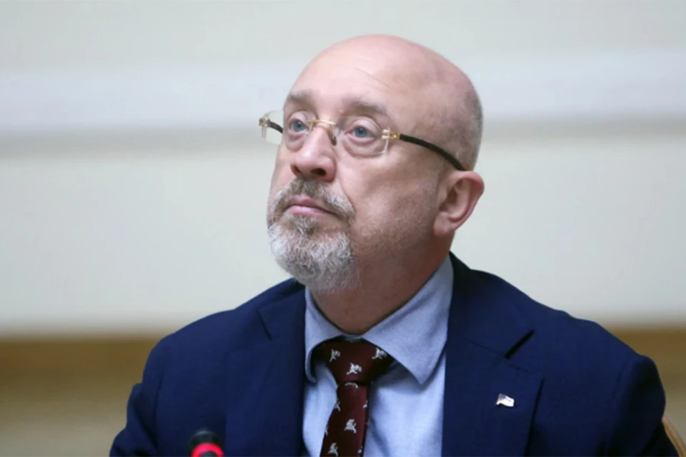 Министр обороны Украины Резников 14 февраля позвонил министру обороны Белоруссии Хренину, чтобы обсудить вопросы деэскалации и сотрудничества.