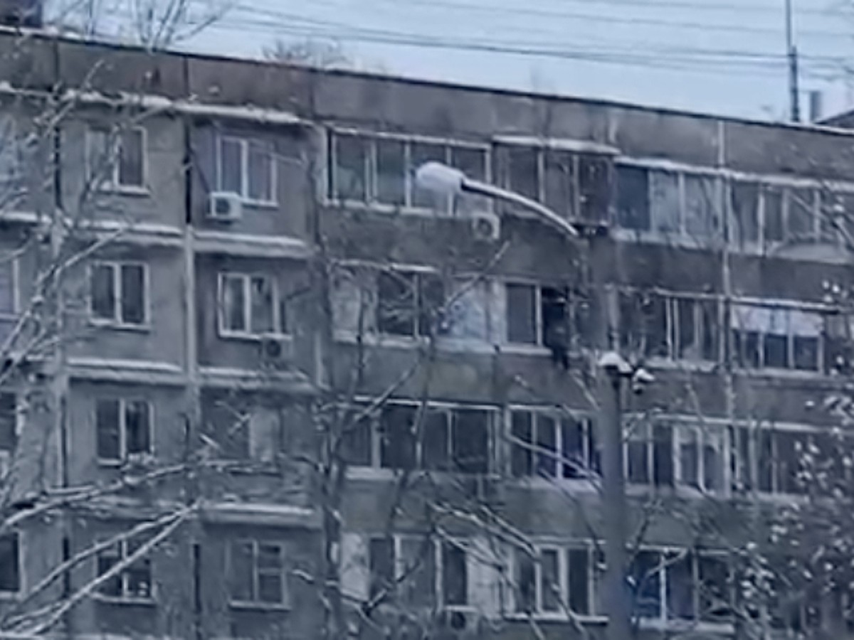 В Хабаровске девочка выпала из окна
