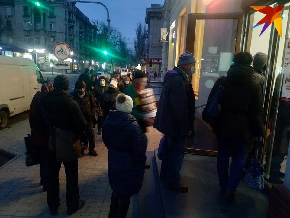 За социальным хлебом учереди в Кишиневе выстраиваются с 5-6 утра. Фото: "КП"