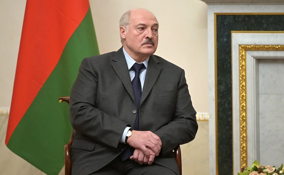 Лукашенко обсудит с Путиным возвращение войск в пункты постоянной дислокации