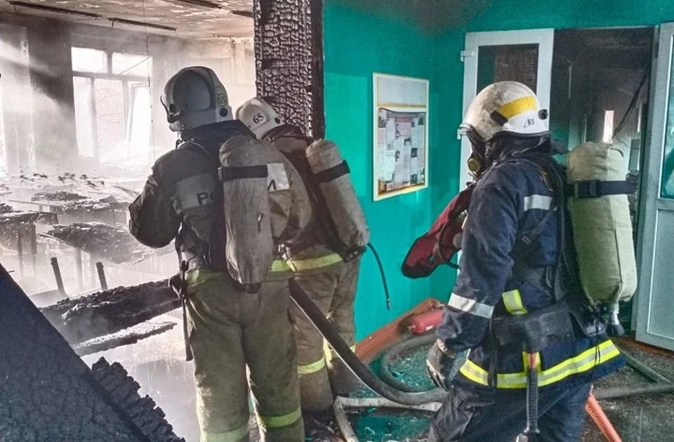 Один из классов практически полностью выгорел. Фото: МЧС по Свердловской области