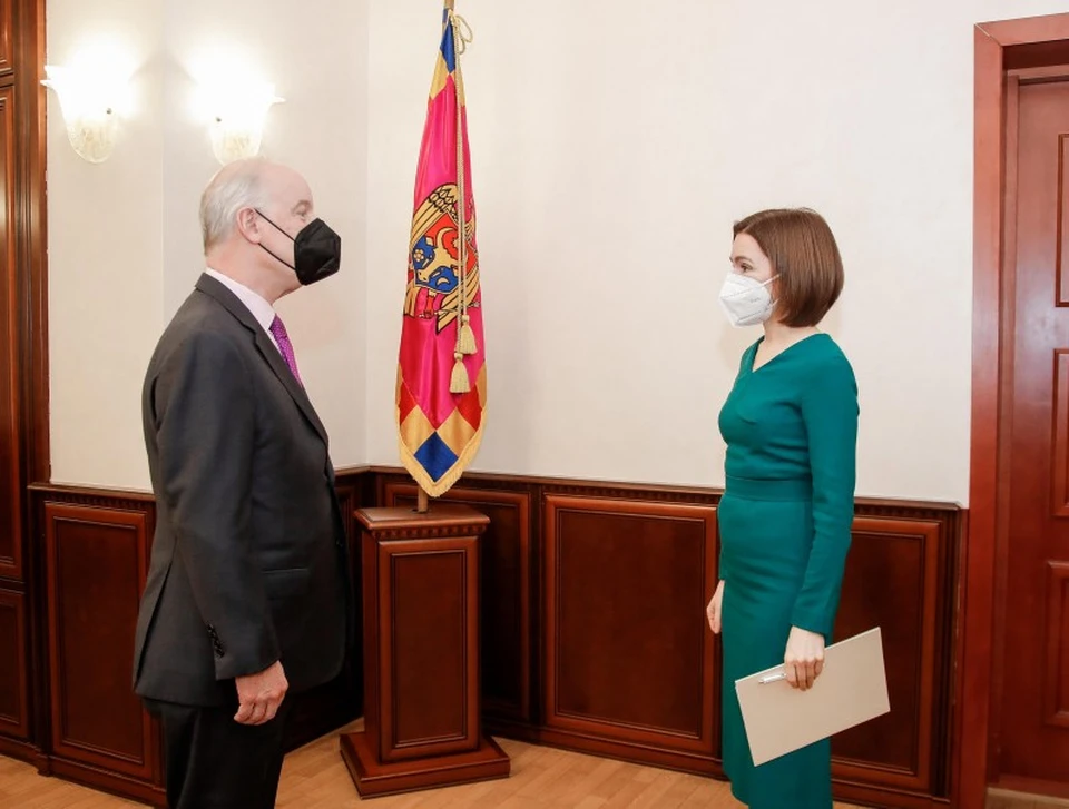 Президент Майя Санду встретилась на днях с новым послом США в Молдове Кентом Д. Логсдоном.