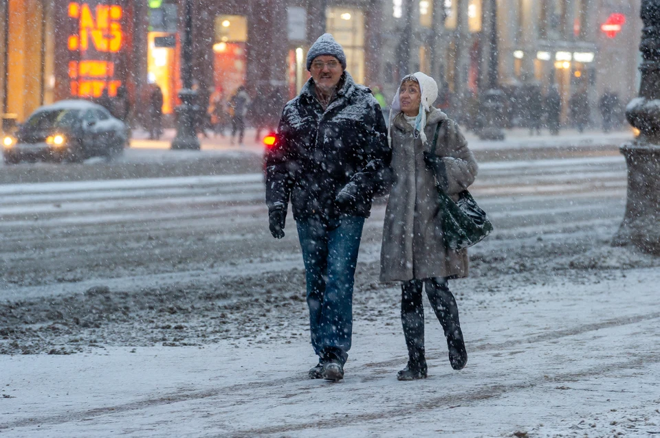 Петербуржцев предупреждают об опасной погоде.
