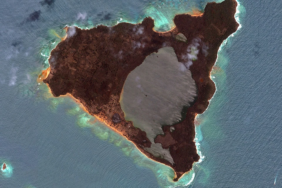 Так выглядит остров Хунга-Тонга после извержения вулкана Хунга-Тонга-Хунга-Хаапай. Снимок со спутника.
