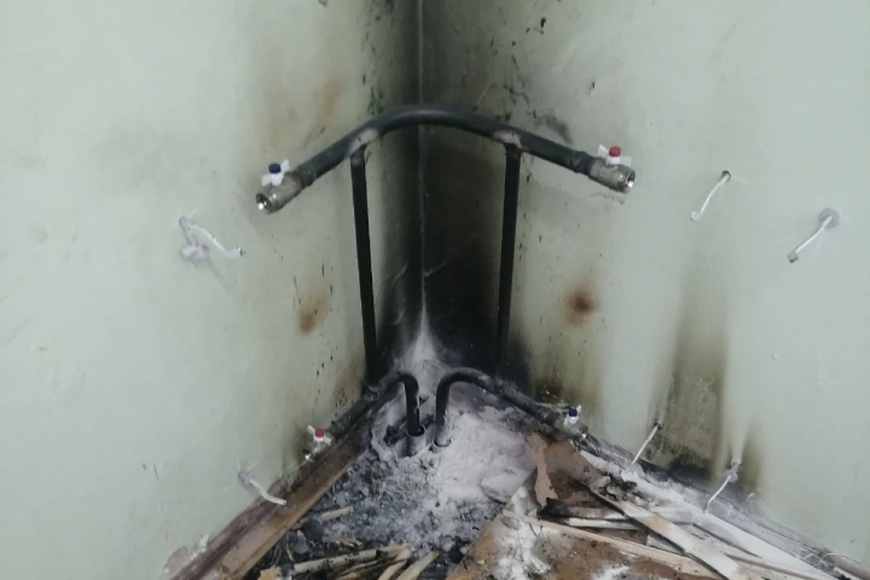 Возгорание произошло в одном из кабинетов школы. Фото: ГУ МЧС по Кировской области