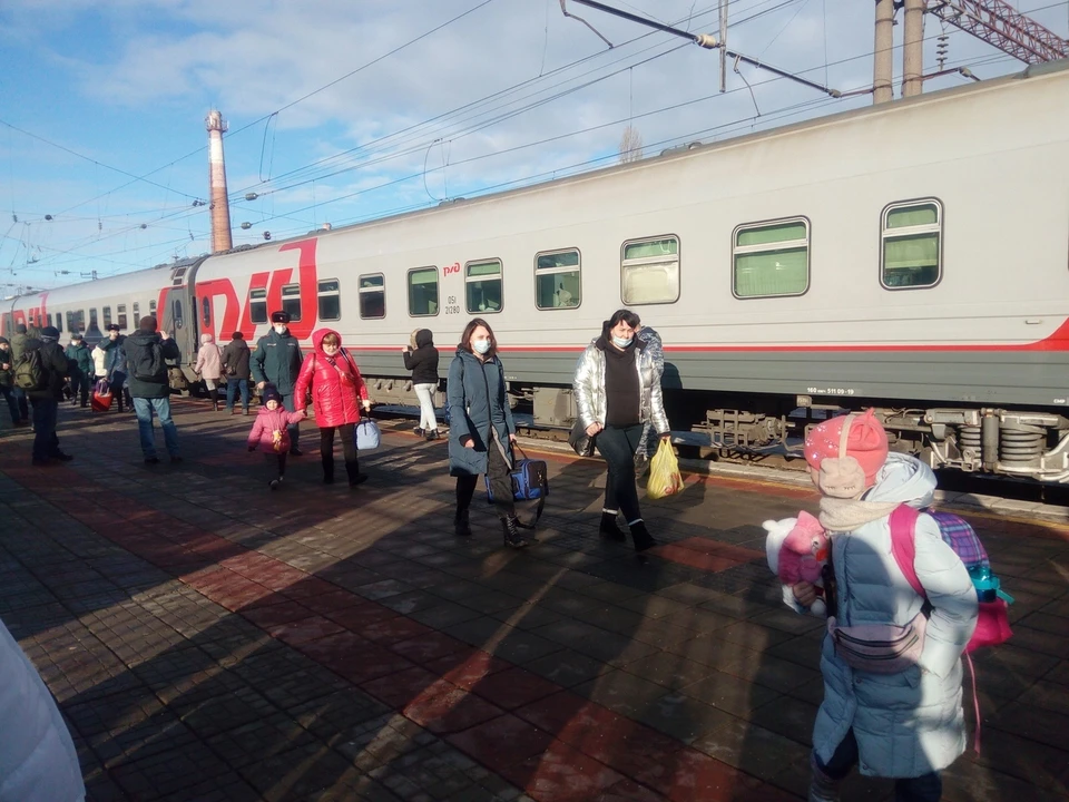 20 февраля в 8:40 на вокзал Воронеж-1 приехал первый поезд с вынужденными переселенцами из ЛНР и ДНР.