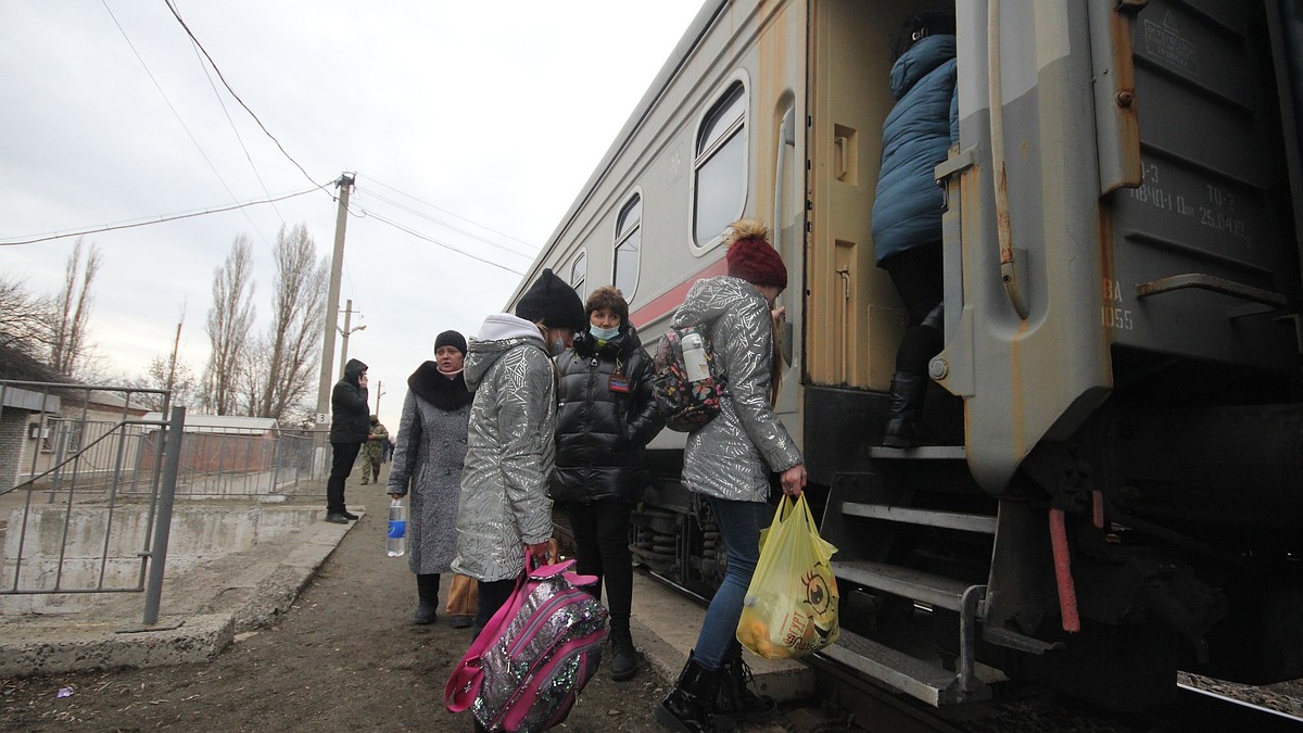 В ЛНР опубликовали адреса мест сбора населения для эвакуации в Россию -  KP.RU