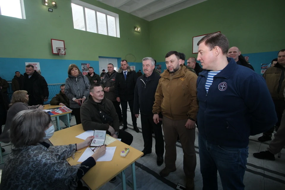 Денис Пушилин и делегация из России посетили призывной пункт в Донецке. Фото: Администрация Главы ДНР