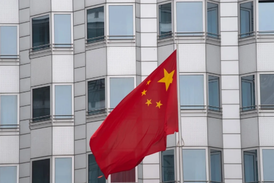 Посольство Китая советует своим гражданам, находящимся на Украине, обозначит себя китайскими флагами.