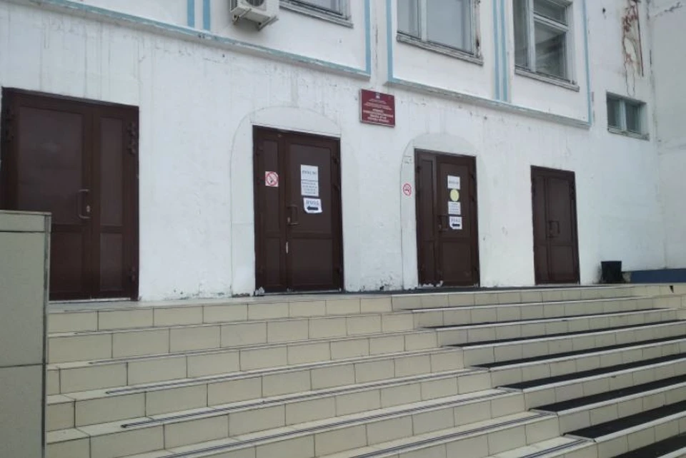 В Тюмени из-за шутки эвакуировали школу.