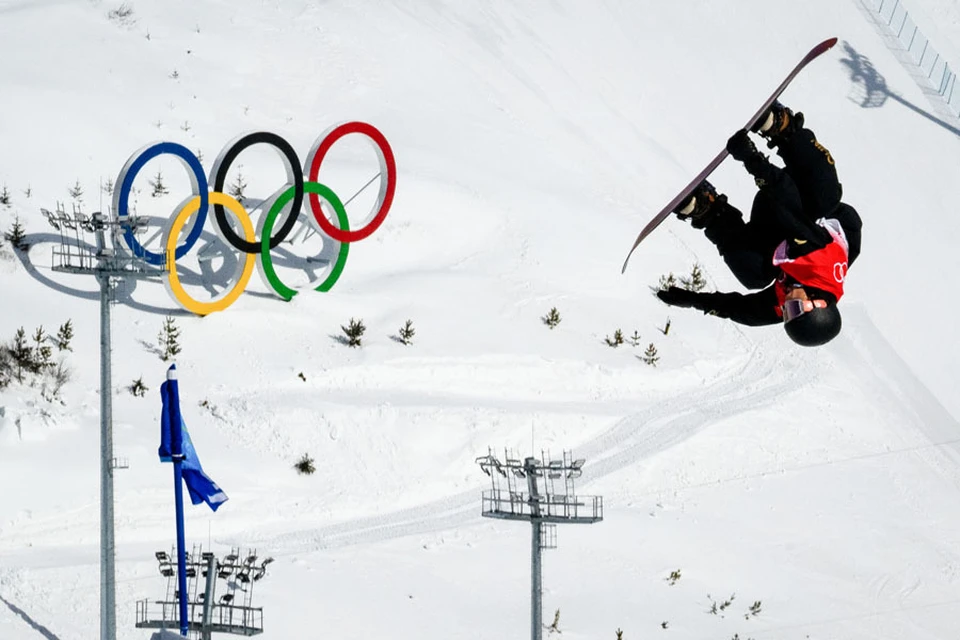 На зимних Олимпийских играх в Пекине китайская сборная завоевала пять золотых и две серебряные медали в снежных видах спорта.