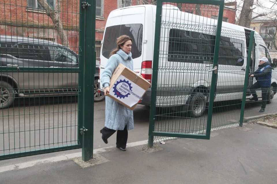 Лидия Новосельцева активно включилась в работу по оказанию помощи беженцам из Донбасса.