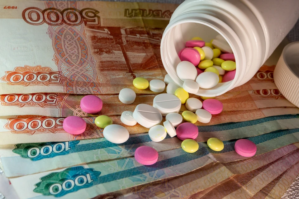 Чиновники не видят никаких оснований для приостановки отгрузки лекарств в аптеки региона.