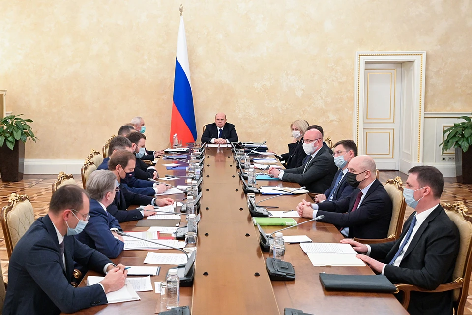 Премьер-министр провел совещание по текущей экономической ситуации. Фото: Александр Астафьев/POOL/ТАСС