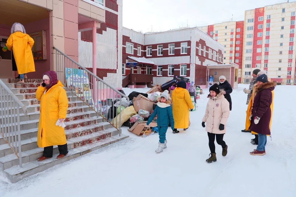 В Новом Уренгое открылся еще один экопункт. Фото - администрация Нового Уренгоя.