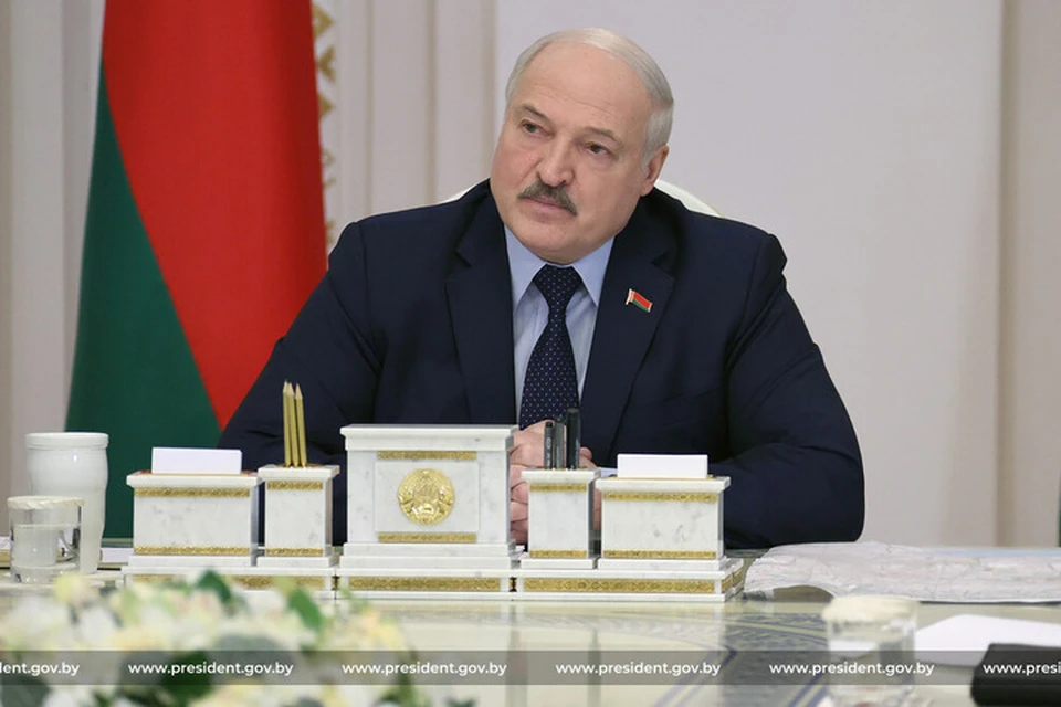 Лукашенко рассказал, как Беларусь защищает российские войска от ударов в спину. Фото: пресс-служба президента