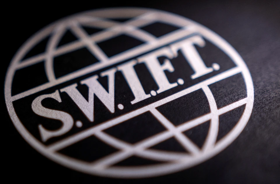 Евросоюз планирует отключить семь российских банков от системы SWIFT