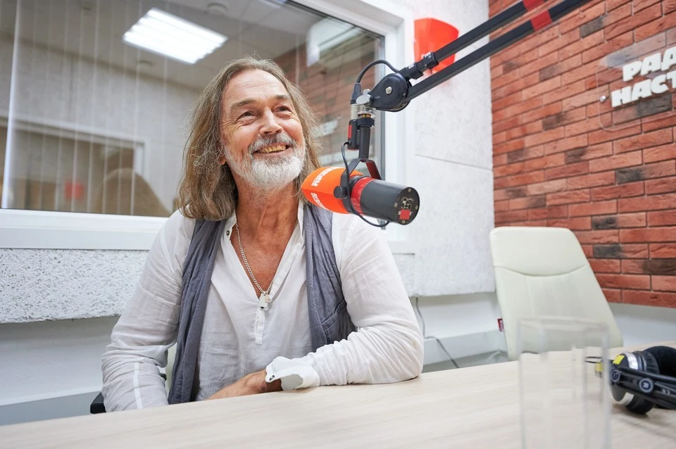 Никалас Сафронов передал свою картину челябинскому музею.